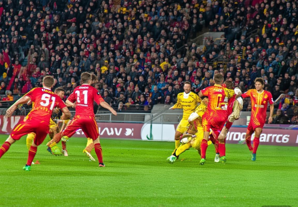 柏林联对科隆：激战战术解析与战果详析(图1)